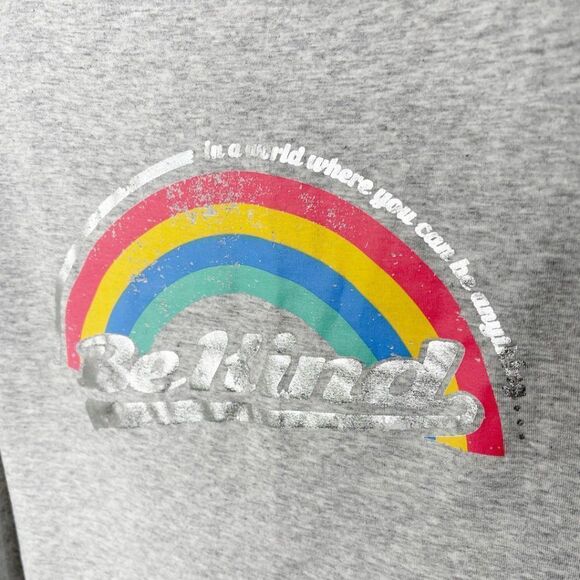 EARTH YOGA Be Kind Graphic Tee - Picture 3 of 6